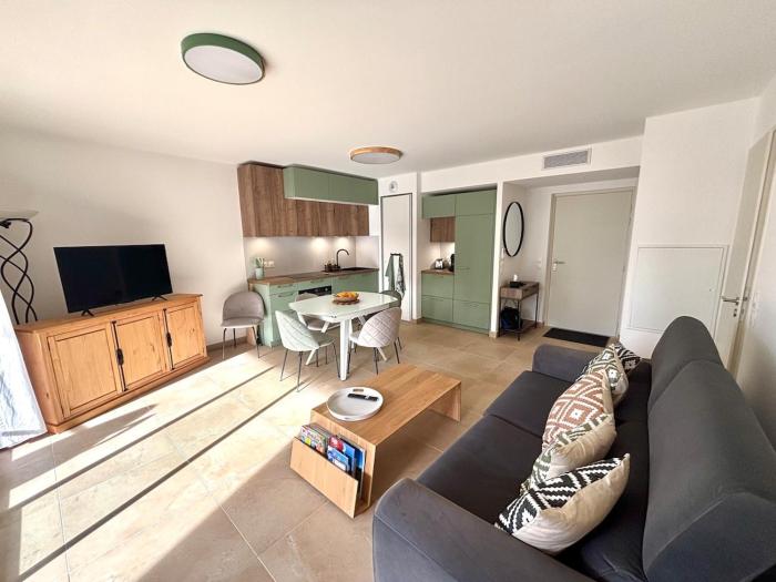 Appartement neuf T3 en hyper centre, clim, parking