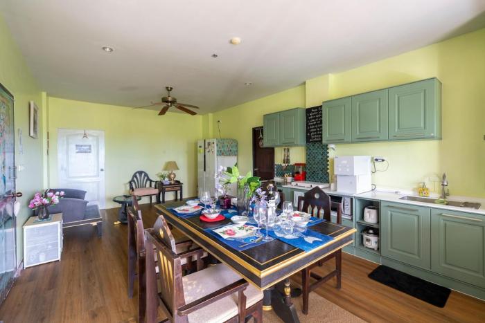 AoNang BeachFront 2BR Night market