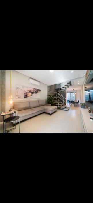 TRIPLEX LUXO COM PISCINA E SPA - bombinhas