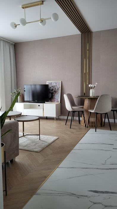 Stylowy Apartament z Parkingiem Blisko Starówki