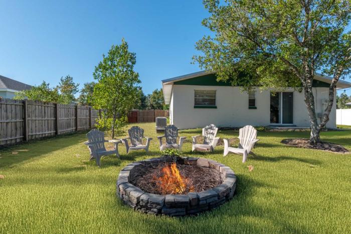 Dog-Friendly Home with Patio, Grill and Fire Pit