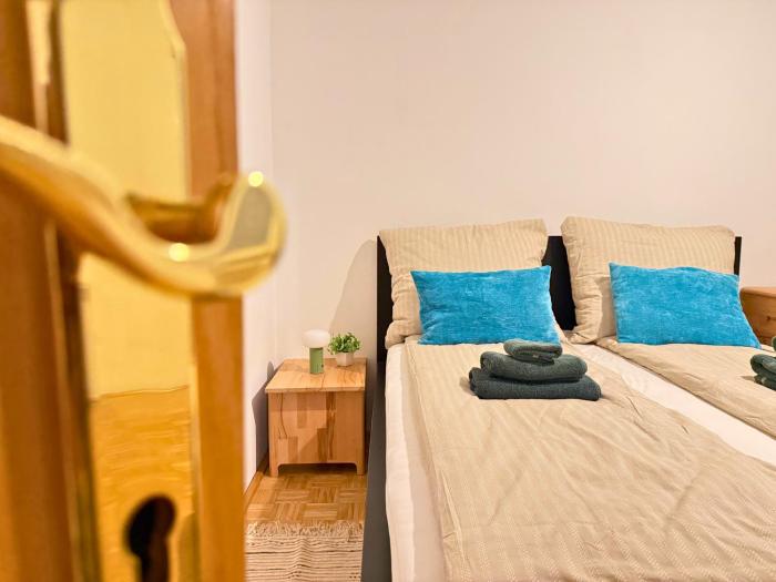 Apartment - Nähe Bahnhof - Arbeitsplatz - Badewanne - Piano