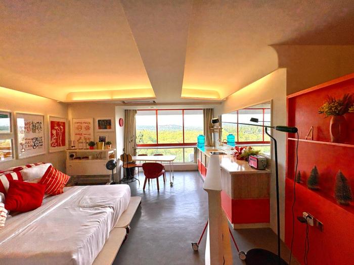 The Velvet Pallete - Studio Apartment with Balcony & Mangrove View - Walk to Candolim Beach