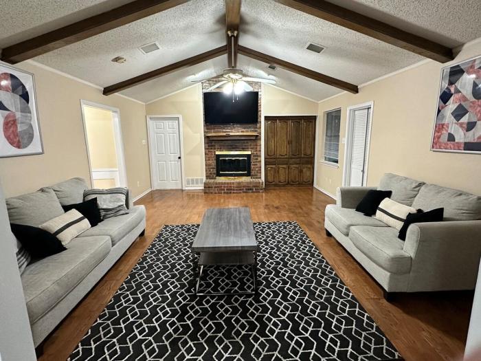 NEW Grand Escape For Large Families and Groups