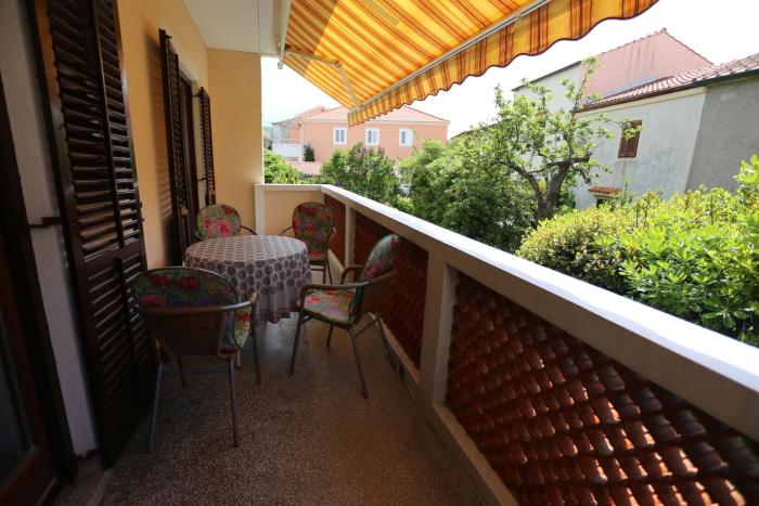Apartments by the sea Punat, Krk - 24811