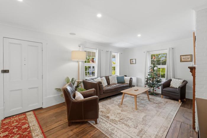 City & Heritage - Stylish 2 Bed Cottage in Hobart