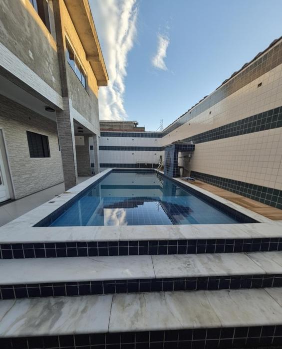 Casa com Piscina - Enseada - Jardim Virginia