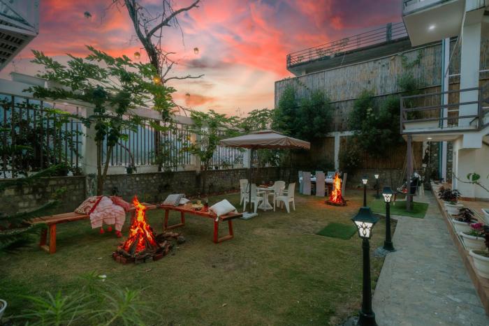 PUNTUSH By The StayCationer