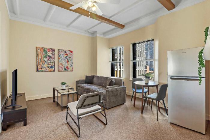 City Life Simplified & Furnished 1BR - SP 1110