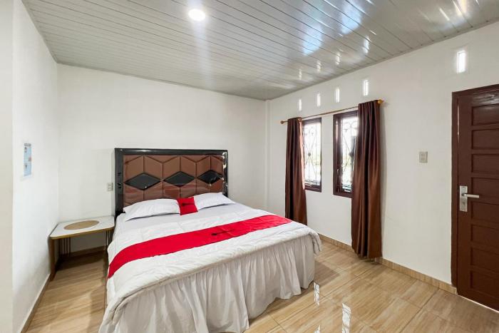 RedDoorz at Raya Hotel Berastagi