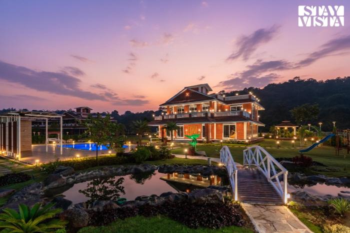 StayVista at The Red Creek with BBQ and Bonfire