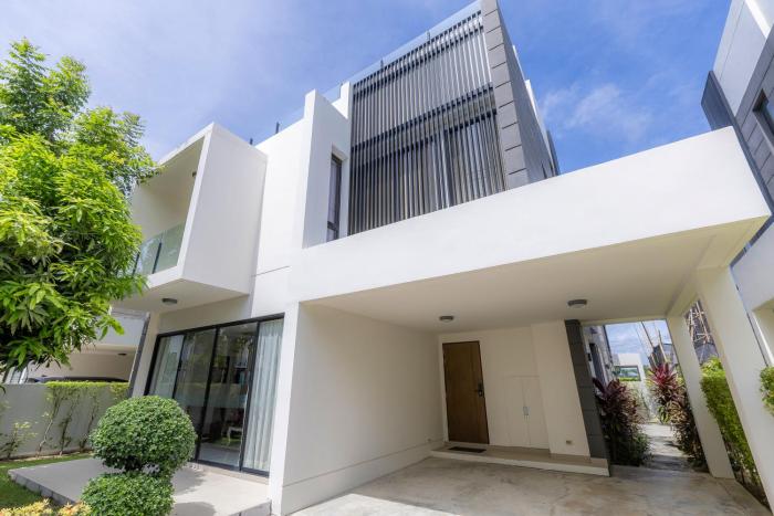 Laguna Parkside by Triple8 Asia