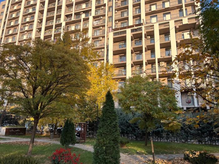 Apartment on Kazbegi avenue