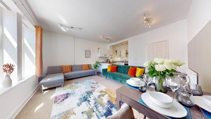 City Centre 2 Bedroom-2 Bath Apartment-Sleeps 6