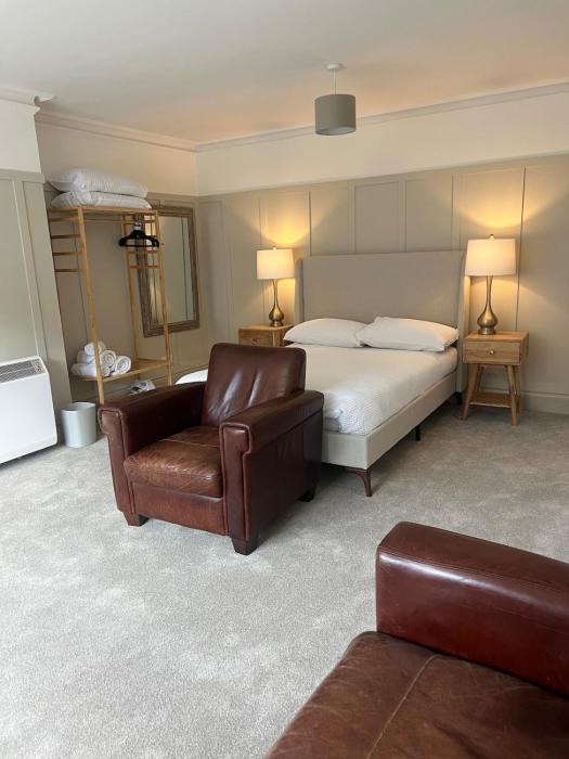 The OXTED high street studio