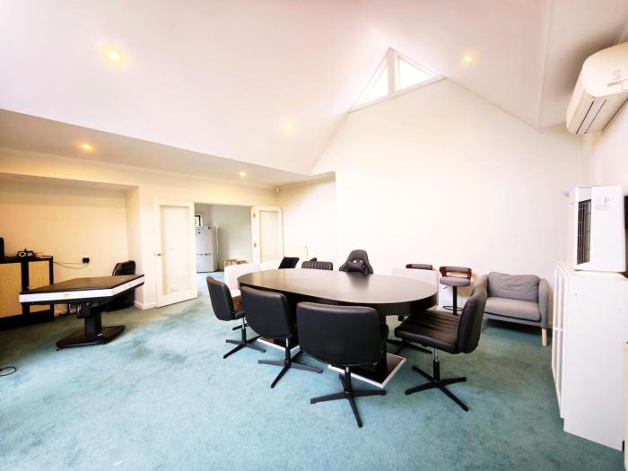 Deepdene 6BR 3BA Large house - Poker Entertainment Room