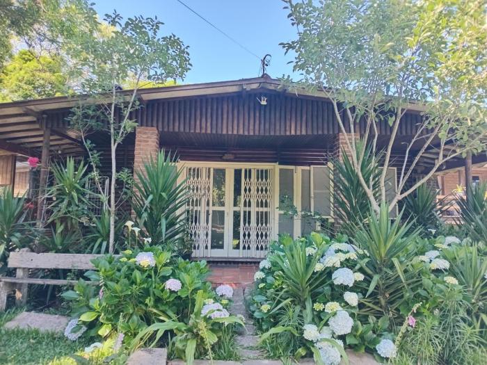 Chalé alpino em canela rs todo mobiliado com cozinha lareira split Wi-Fi 2 quartos perto do centro