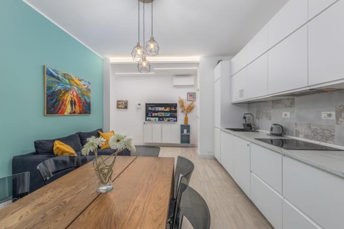 4 min to Metro - 8 min to LIN Airport - University area