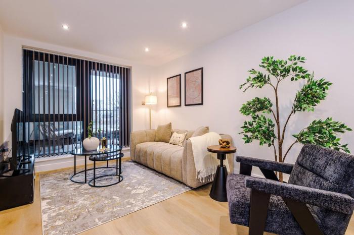 Sleek City Stay 2 Bed Apt Free Parking and Terrace