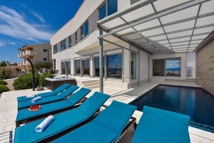 Villa Costabella with heated pool