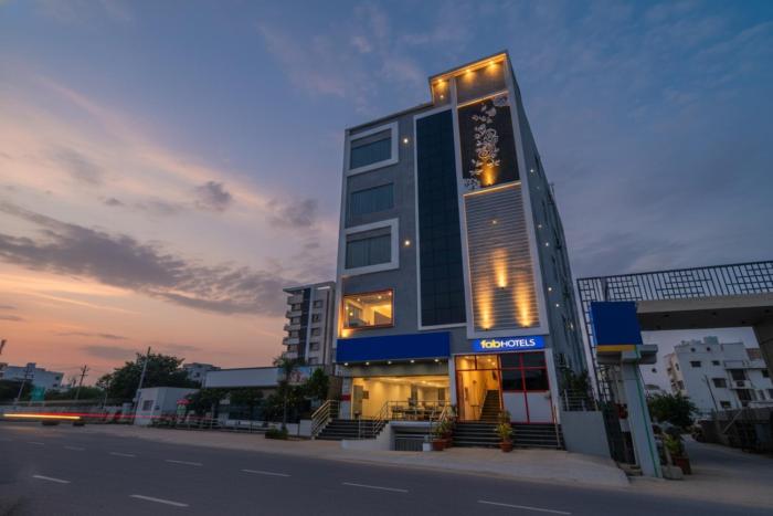 FabHotel VKs - Nr UMCC Shahpur, Jeedimetla