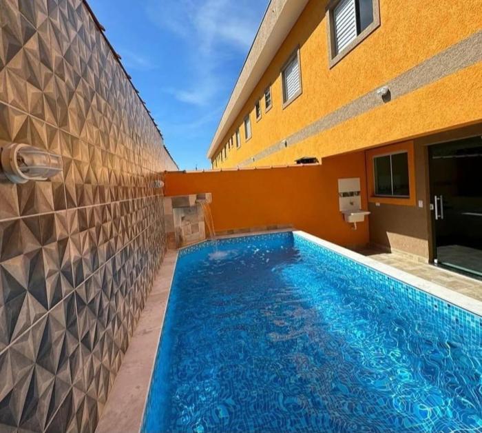Casa com piscina em Itanhaém