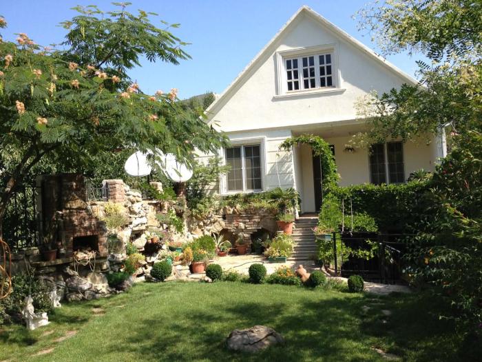 Cozy 5BD House With Frontyard