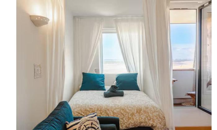 Cozy studio with sea view in Deauville