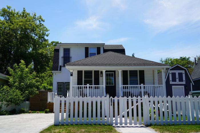 Water View - Modern Cottage in Niagara-on-the-Lake