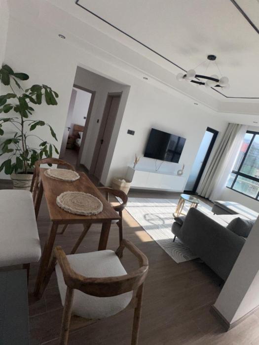 15th-Floor Sunset Suite