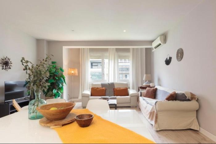 Diagonal Avenue Apartment