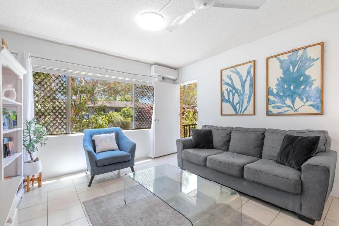 Budget Friendly Relaxed Beachside Escape on Ground Floor with Pool, Sauna, Spa - Sandcastles 201