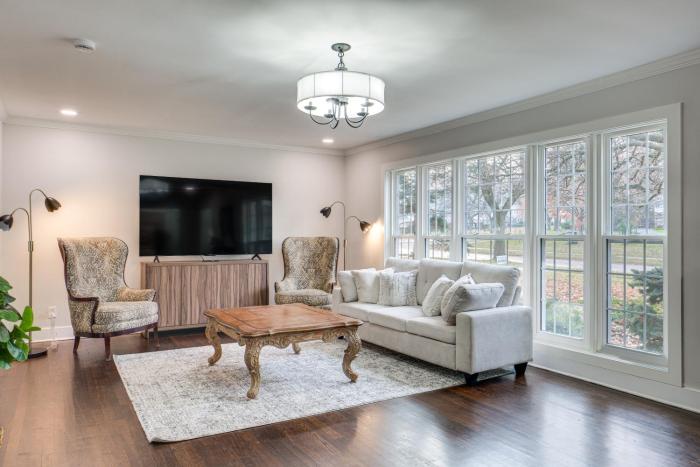 Explore Cleveland Attractions! Family-Focused Home