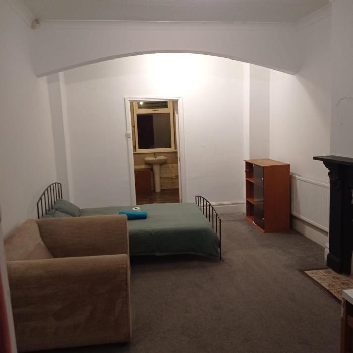 Ensuite Double-Bedroom in the Heart of Salford Manchester GCSW2 Perfect for Short Stays