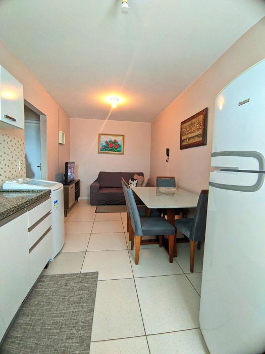 Apartamento inteiramente mobiliado