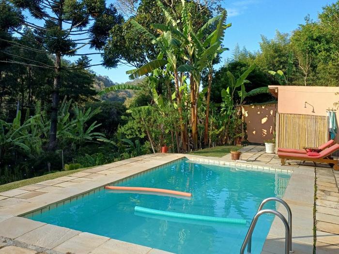 Casa das flores - Paraiso no Vale das Videiras, com natureza, canto dos pássaros e perto do centrinho