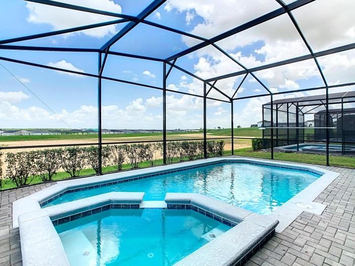 Luxury Home with Private Pool in Davenport