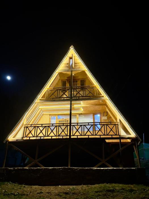 Crystal peak cottage