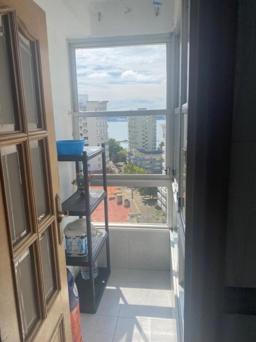 Piso con tres habitaciones en Ferrol