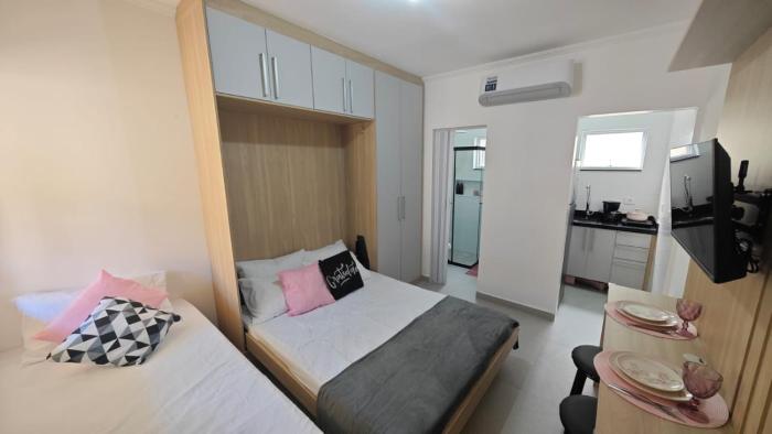 Apartamento no Centro de Mongaguá, perto da praia e com ar condicionado !