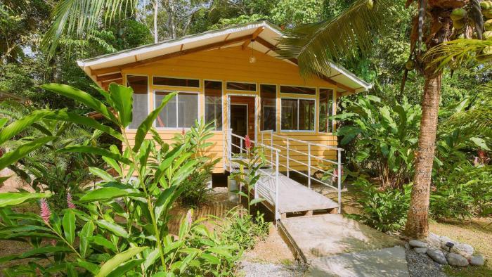 Casa Amarilla in Playa Chiquita - with shared swimming pool -