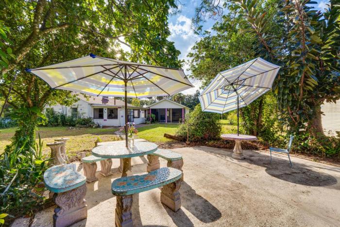 1 Mi to Historic Dtwn Sanford! Pet-Friendly Unit