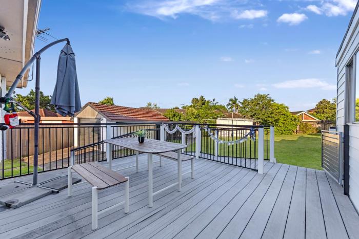 Family-Friendly 3BR Home with Yard at North Ryde