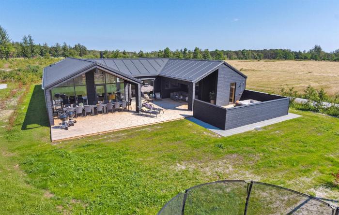 Stunning Home In Ålbæk With Sauna