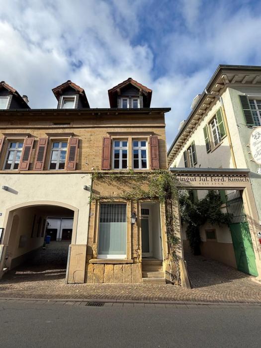 Townhouse Mayfair Style im Weinstrassen Hotspot Deidesheim