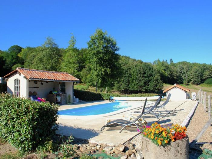 Cozy Cottage in Roussines, Dordogne