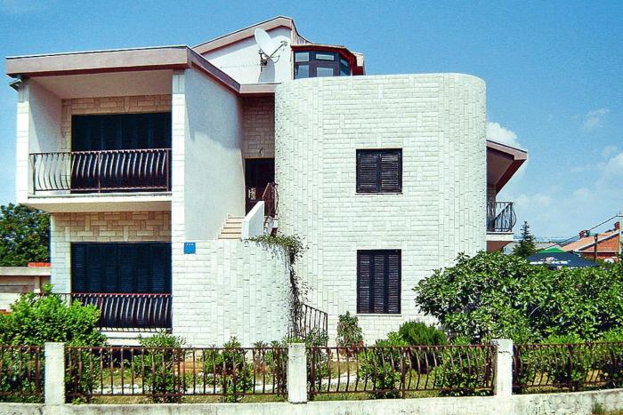 Apartment in Jadranovo with parking space