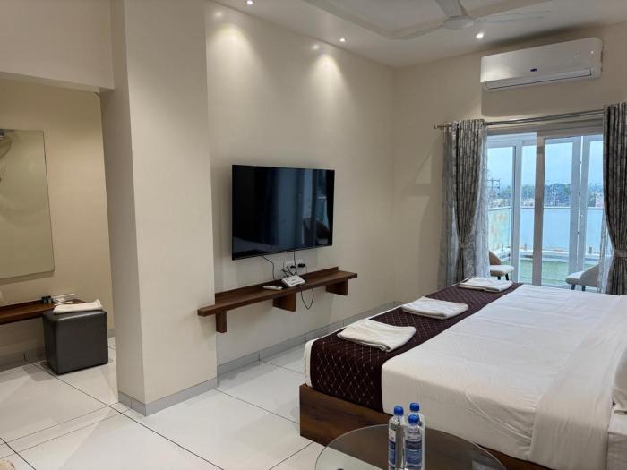 The Skyland Hotel And Restaurant