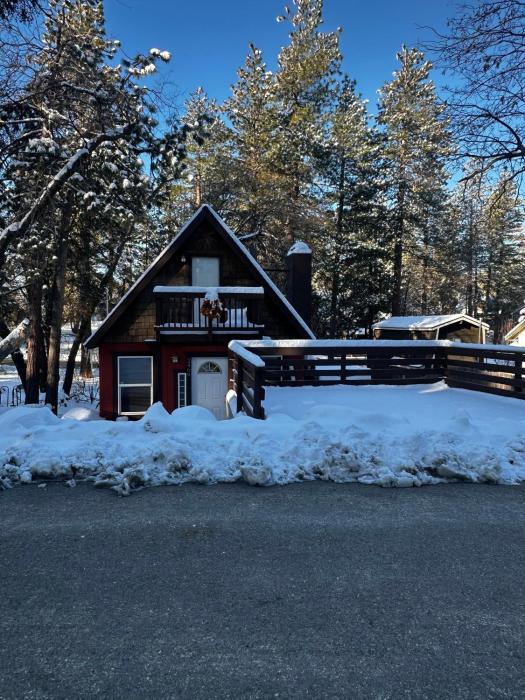 Snuggle Inn Cabin