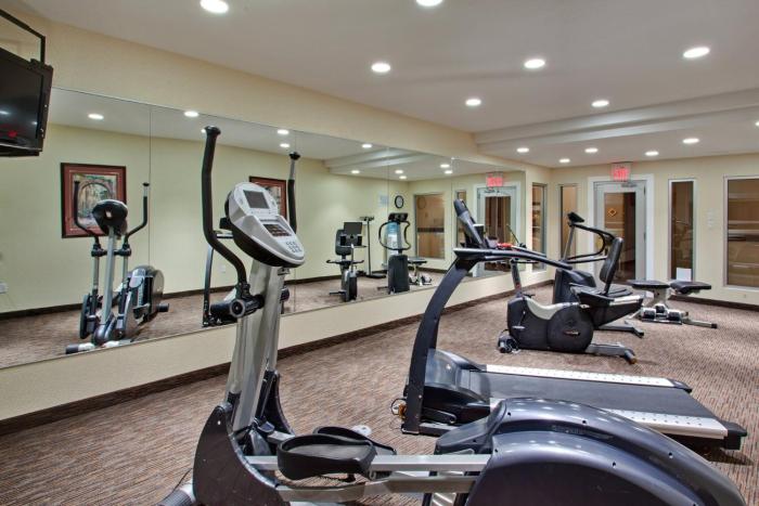 Holiday Inn Express Calgary South by IHG